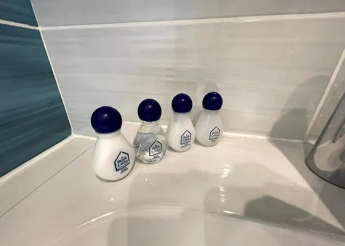 2br Garden Bay Warna